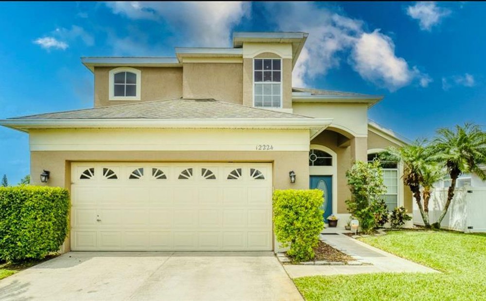 Lujo moderno casas en venta en Orlando, Florida | JamesEdition