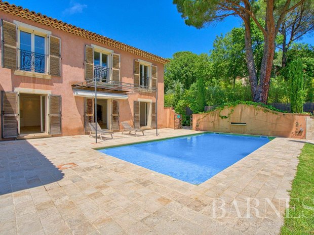 Houses For Sale Provence Alpes Cote D'azur Luxury houses with private airport for sale in La Môle, Provence-Alpes