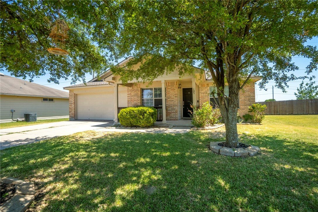 4 Bedrooms Single Family Detached In Hutto, Texas, United States For