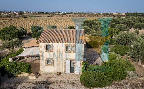 Villa in San Lorenzo, Sicily, Italy 1