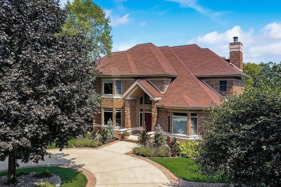 5 Bedrooms Single Family Detached In Madison, Wisconsin, United States