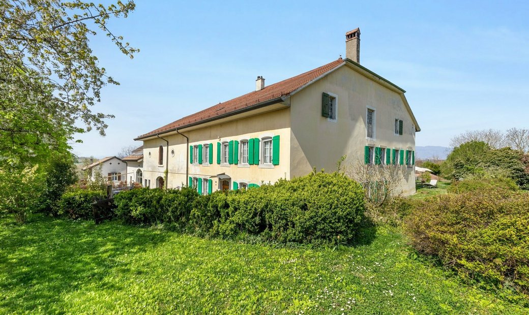 Large Village House With In Saint Saphorin Sur Vaud