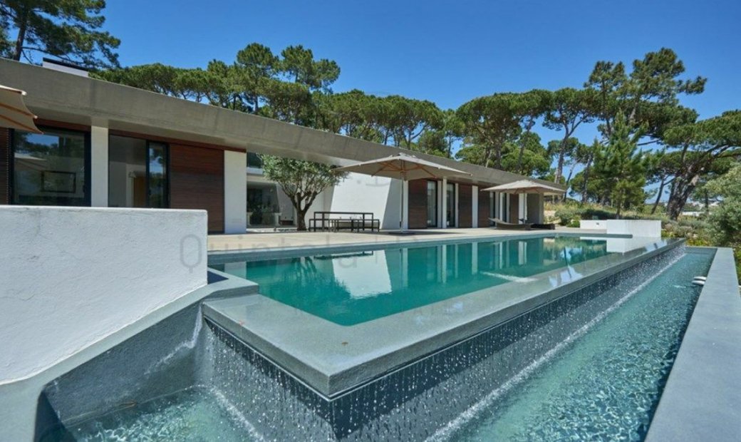 Colares House In Colares, Lisbon, Portugal For Sale (12081669)