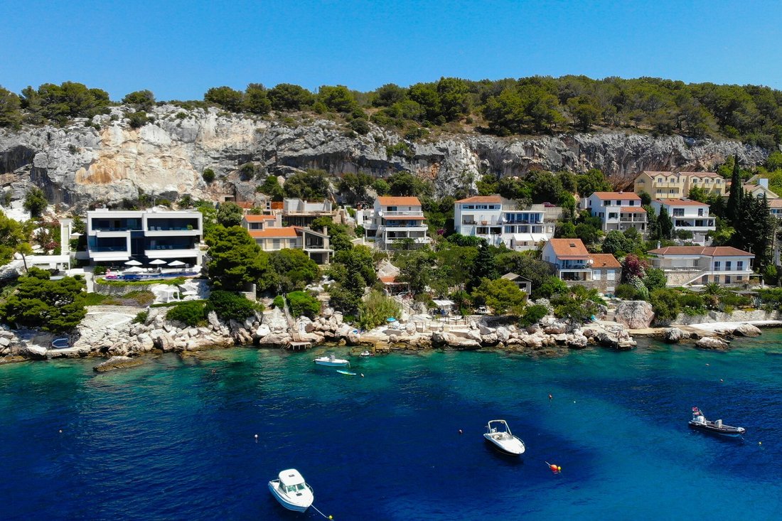 House in Vrisnik, Split-Dalmatia County, Croatia 1 - 12084046