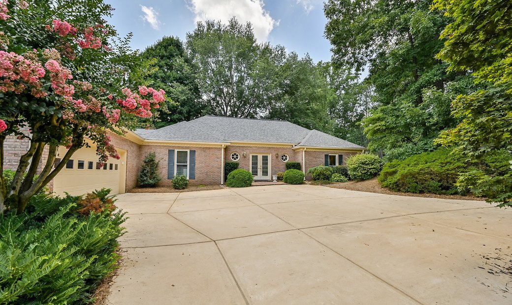 Custom Built Ranch In The Heart Of East En Marietta, Estados