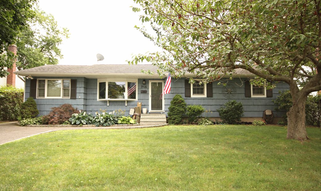 74a Dartmouth Street, Islip, New In Islip, New York, Vereinigte Staaten