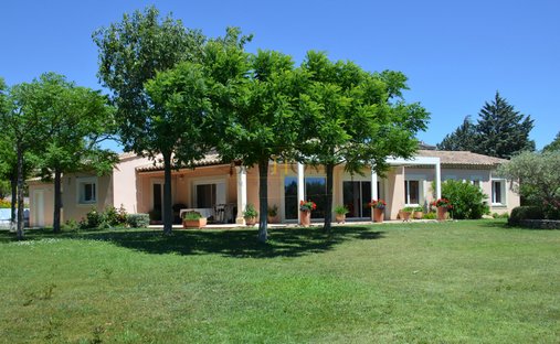 House in Saint Antoine, L'Isle-sur-la-Sorgue, France 1
