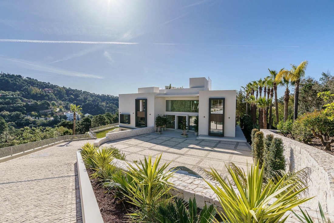 Villa in La Zagaleta, Benahavis, Andalusia 1 - 12015140