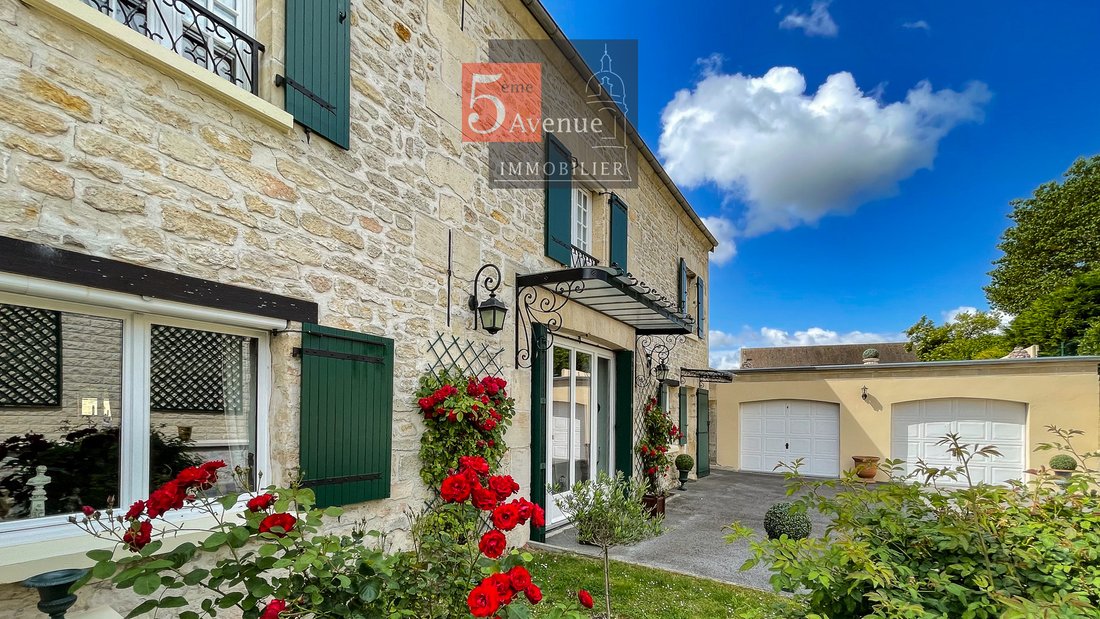 Old 5 Bedroom House With Garden In A In Chantilly, Hauts De France, France For Sale (12087094)