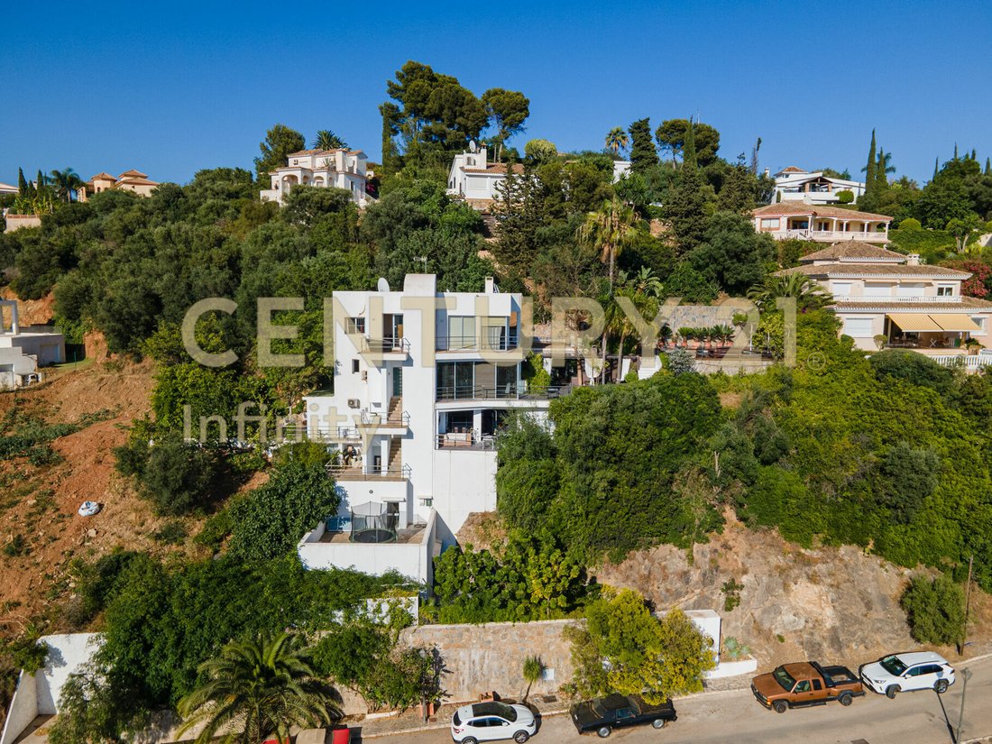 Villa in Marbella, Andalusia, Spain 1 - 12086136