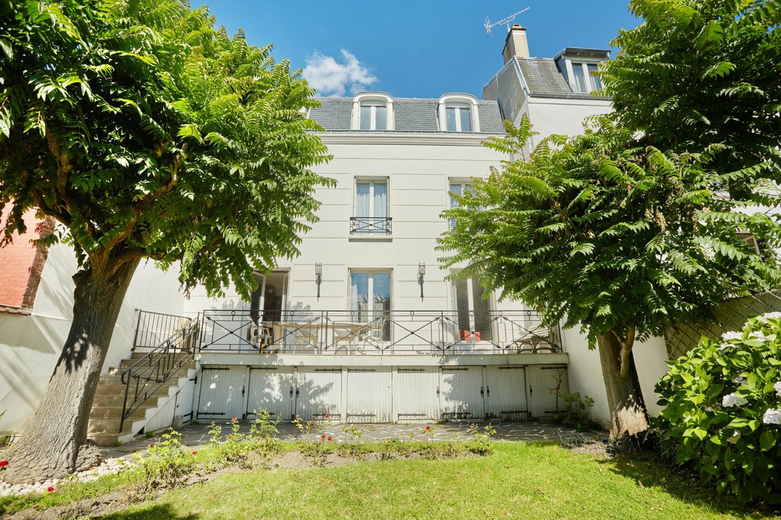 Saint Denis Private Mansion En Saint Denis, Isla De Francia, Francia En