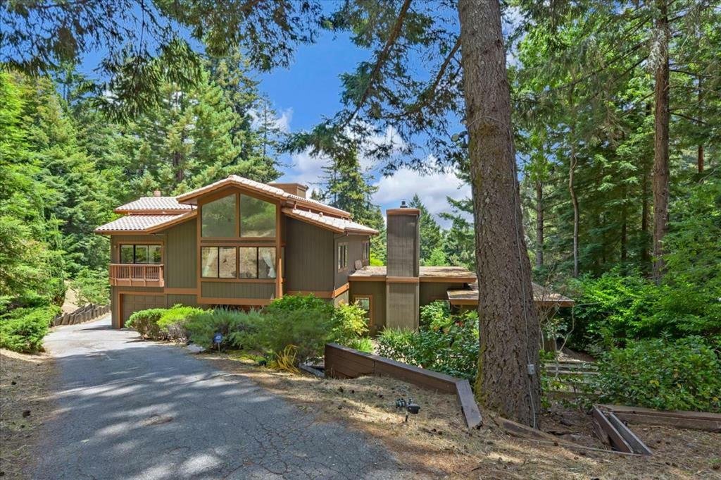 4 Bedrooms Single Family Detached In Emerald Hills, California, United