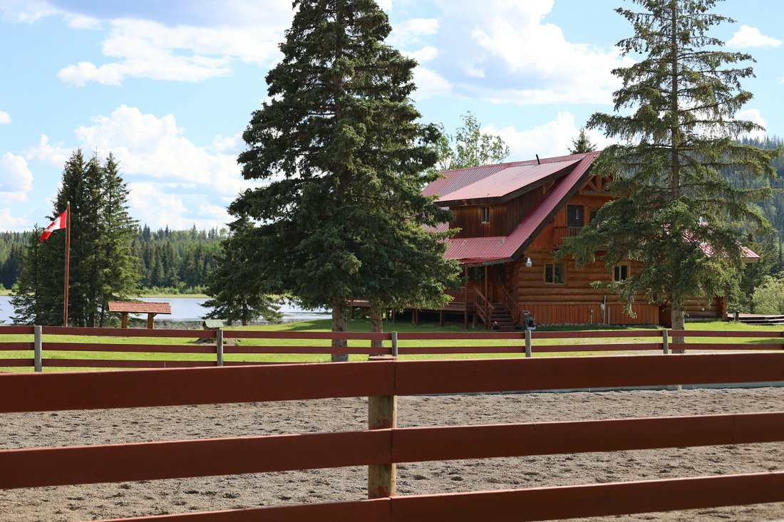 Private Lake Retreat In Bridge Lake, British Columbia, Canada For Sale (12092017)