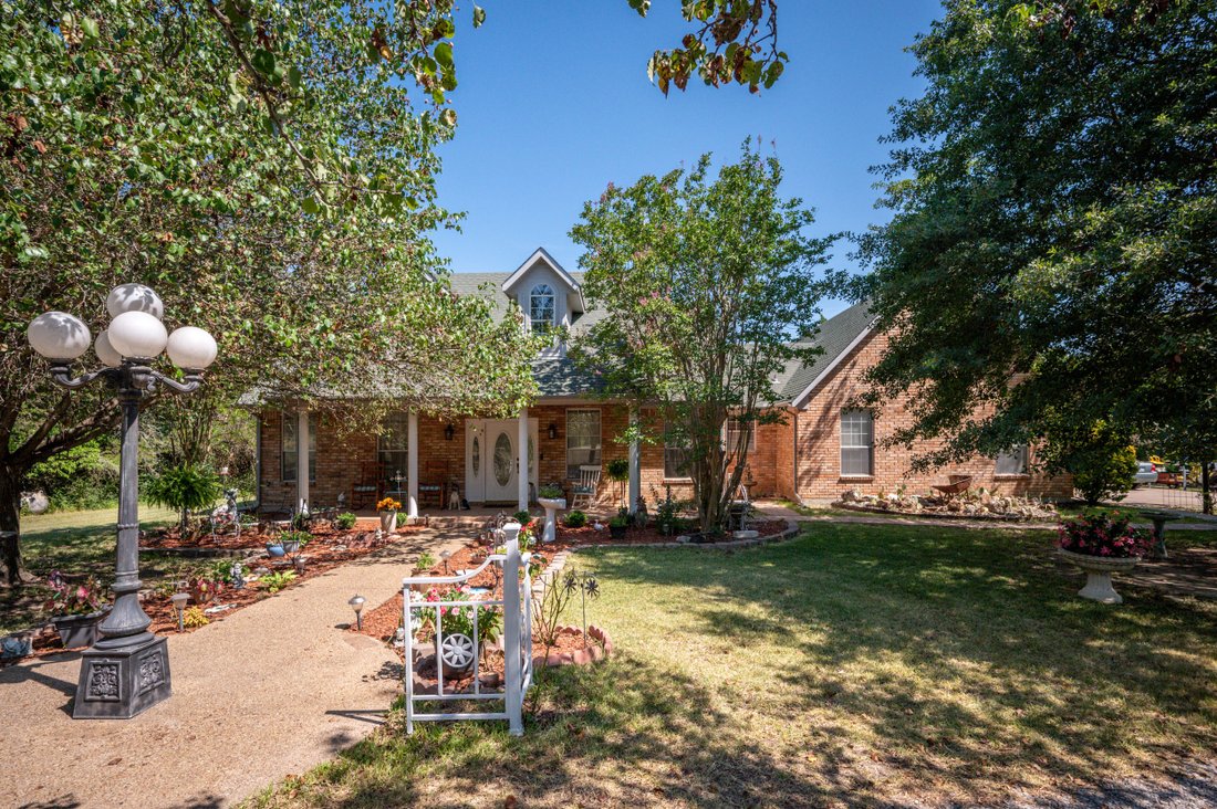 3 Bedrooms Single Family Detached In Caddo Mills, Texas, United States