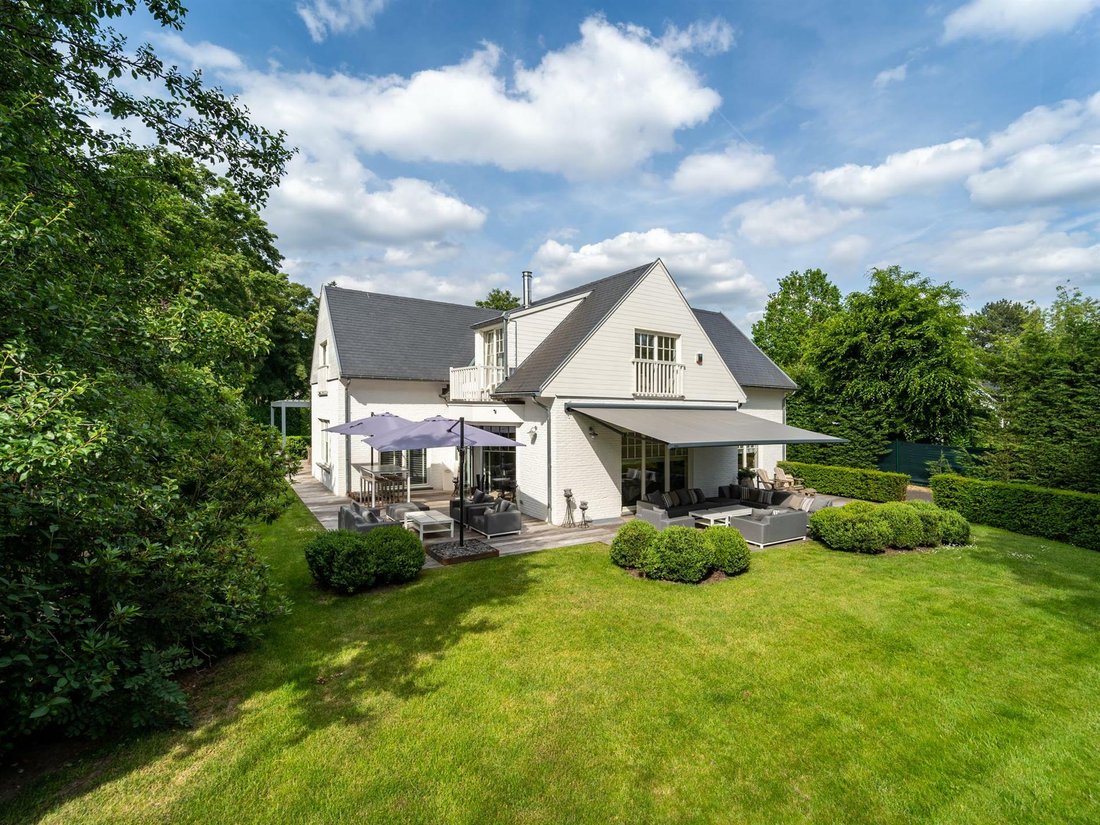 Rhode Saint Genèse I Isf Waterloo In Sint Genesius Rode, Flanders