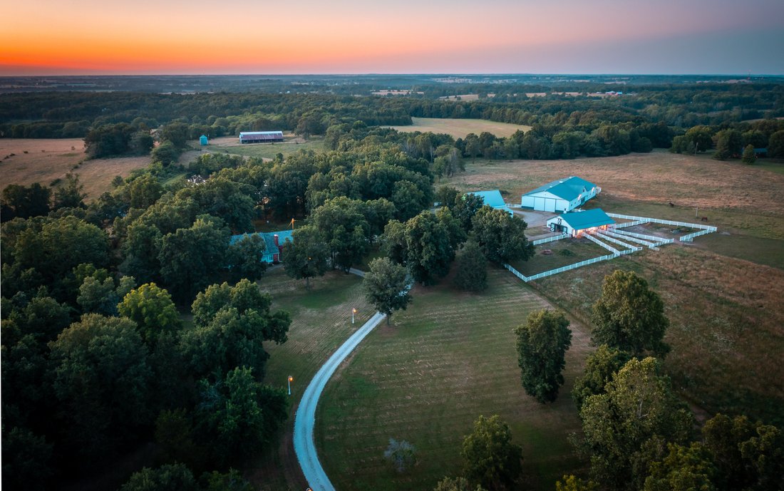 Highly Versatile 227 Acre Equestrian Ranch In Eldon, Missouri, United