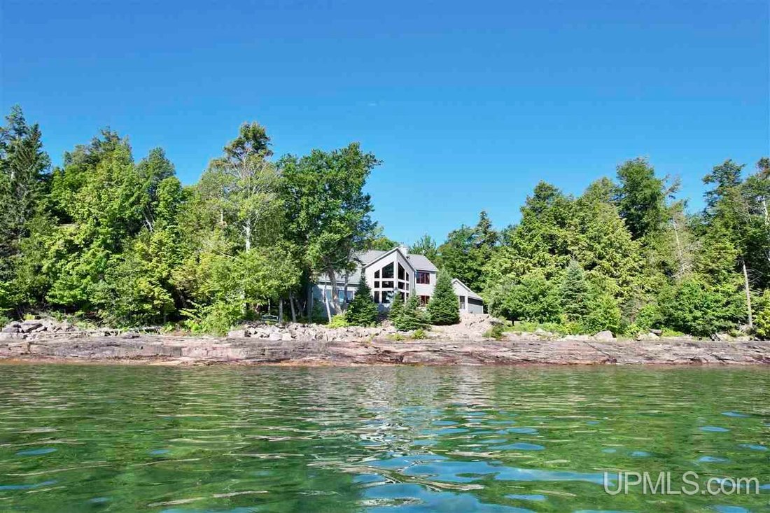 3 Bedrooms Single Family Detached In Au Train, Michigan, United States