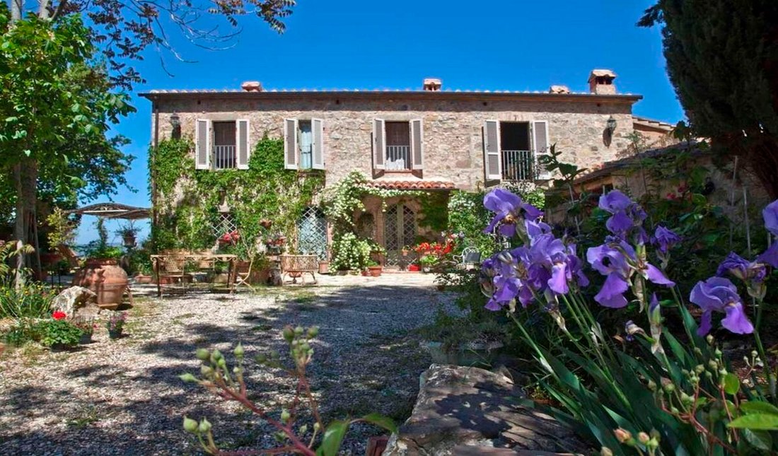 Beautiful Panoramic Farmhouse In In Castiglione D'orcia, Tuscany, Italy