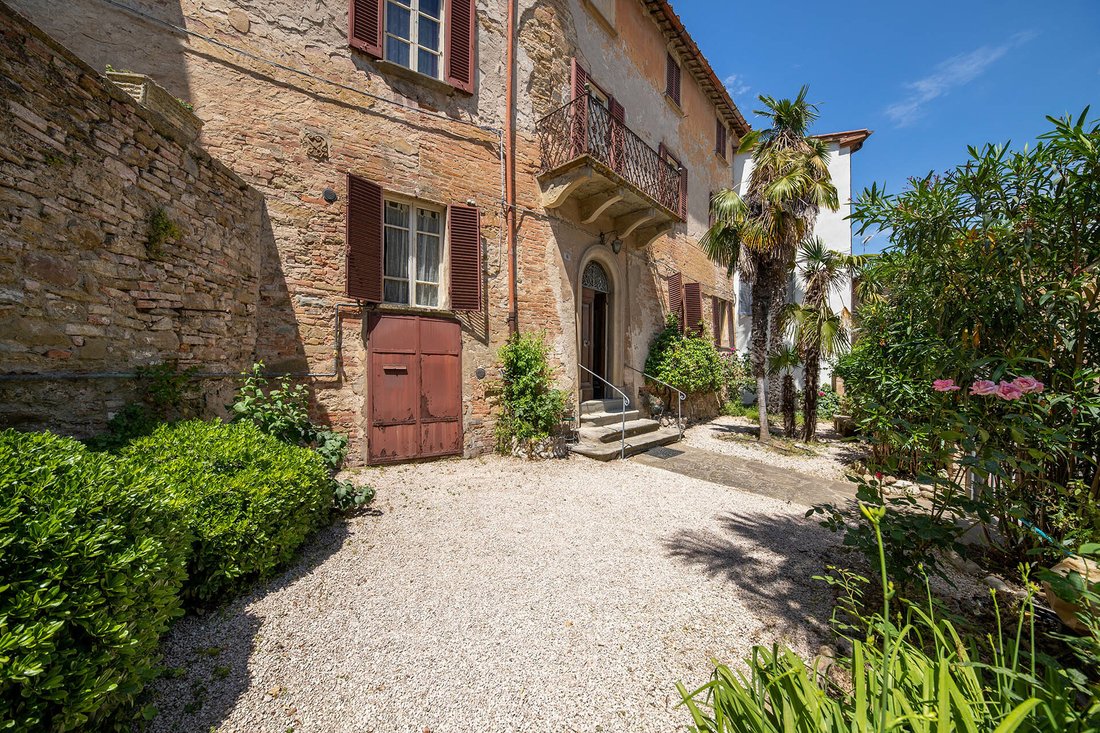 Panoramic Property With Garden And Frescoes In Panicale, Umbria, Italy