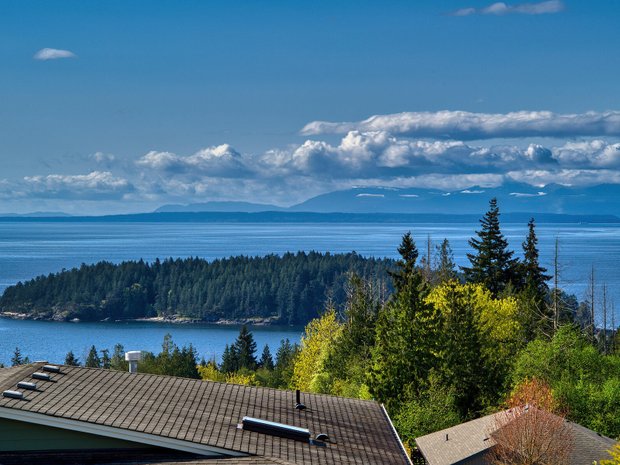 Luxury houses with office for sale in Sechelt, British Columbia, Canada ...