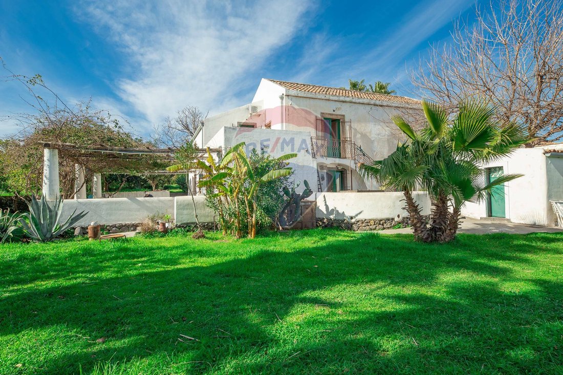 Country House in Giarre, Sicily, Italy 1 - 12095433
