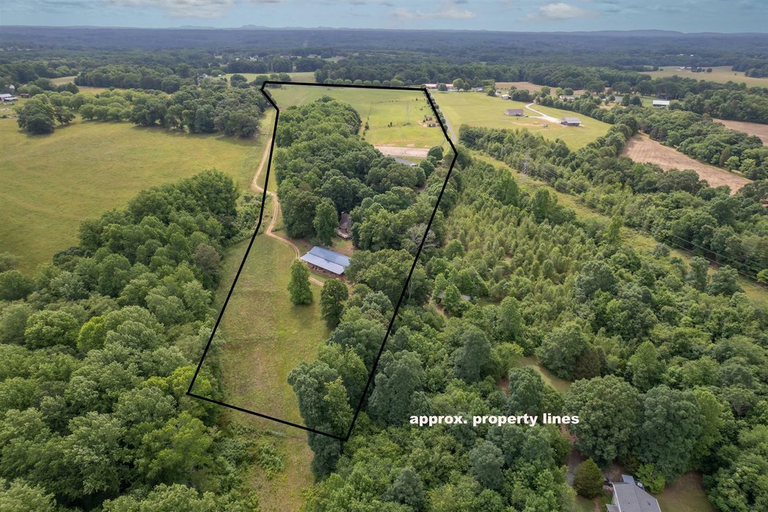 3 Bedrooms Farm/Ranch In Shelby, North Carolina, United States For Sale (12095799)