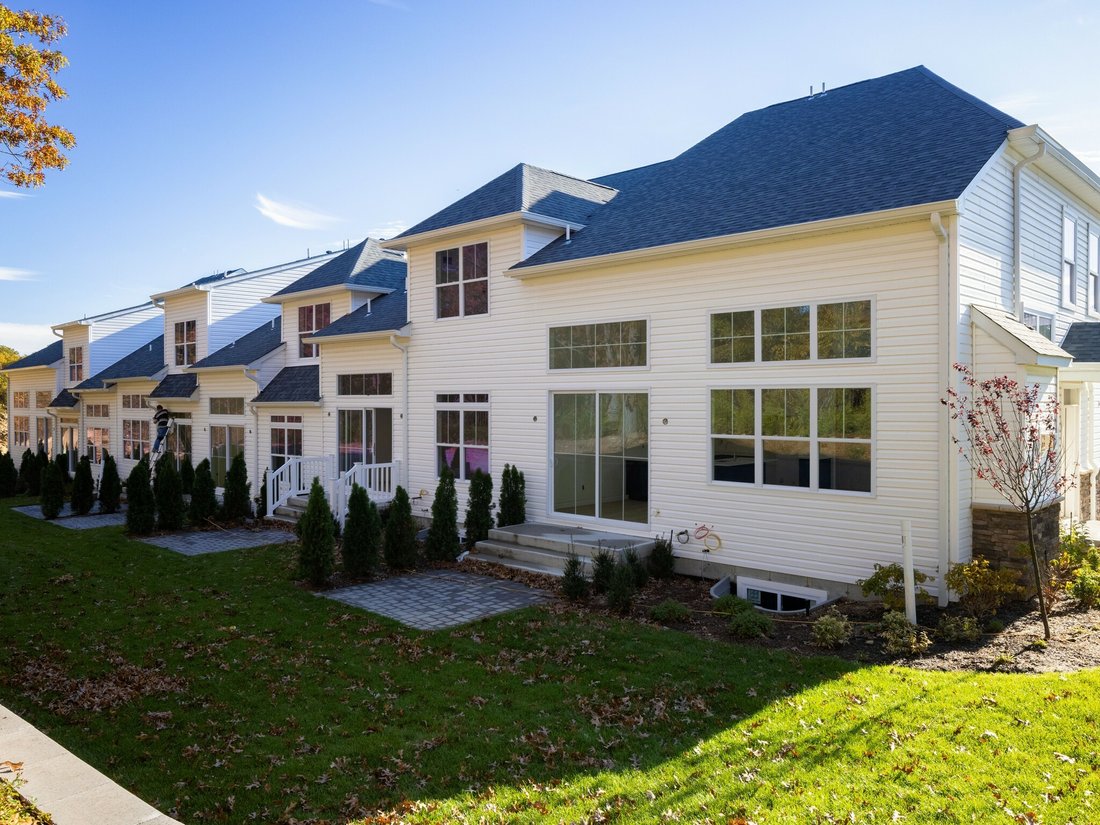 Condo in Islandia, New York, United States 2 - 12098151