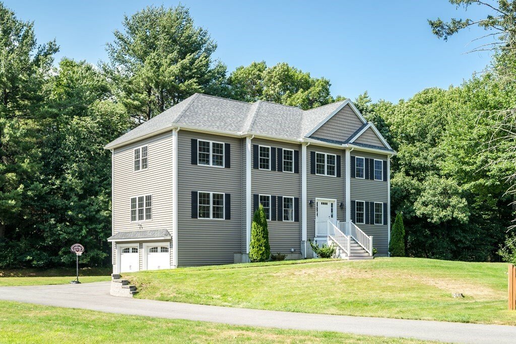 4 Bedrooms Single Family Detached In Wilmington, Massachusetts, United