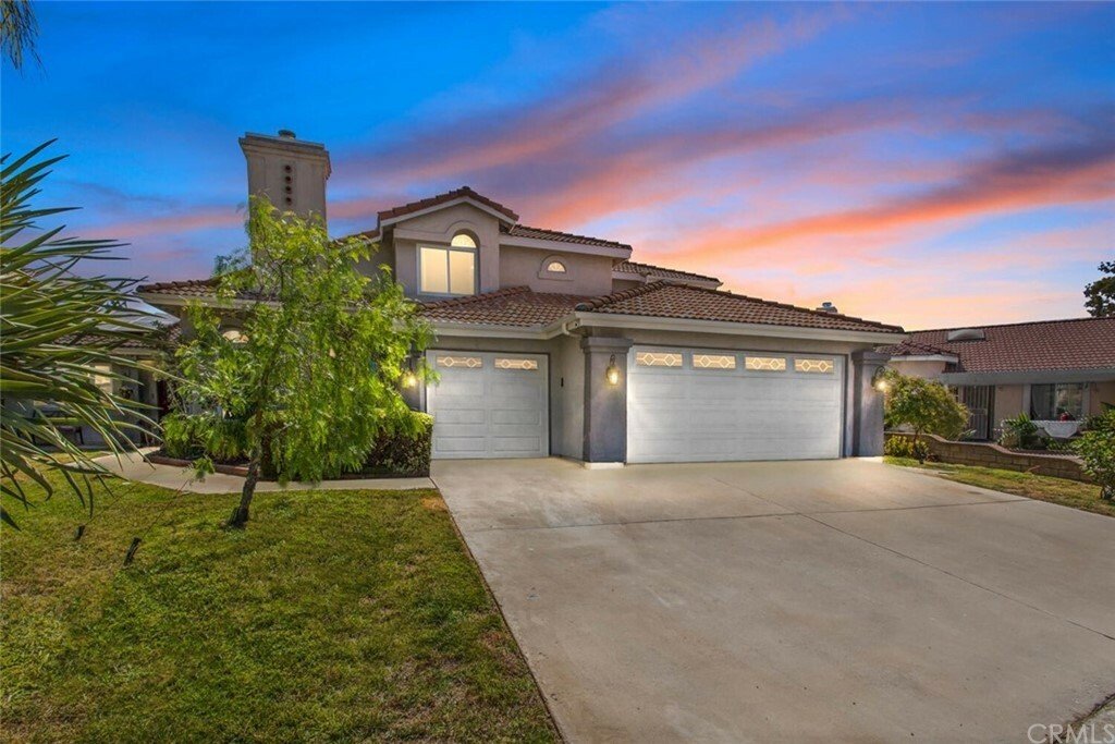 5 Bedrooms Single Family Detached In Highland, California, United