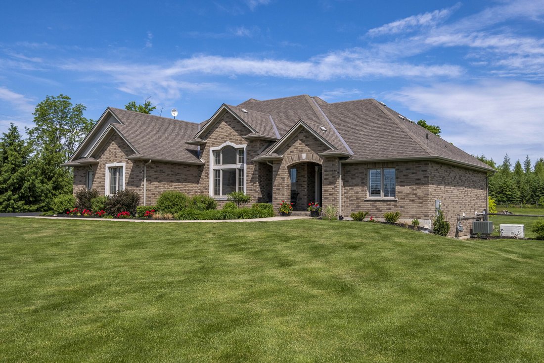 Country Scenic Escape In Brant, Ontario, Canada For Sale (12102085)
