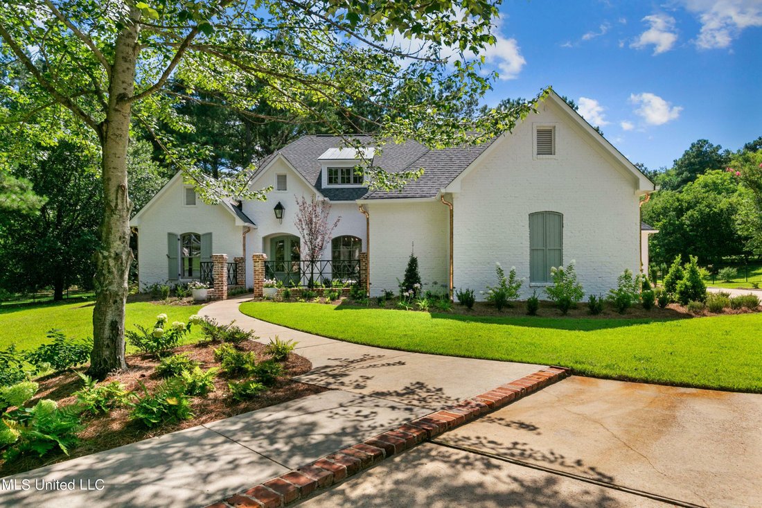 5 Bedrooms Single Family Detached In Madison, Mississippi, United