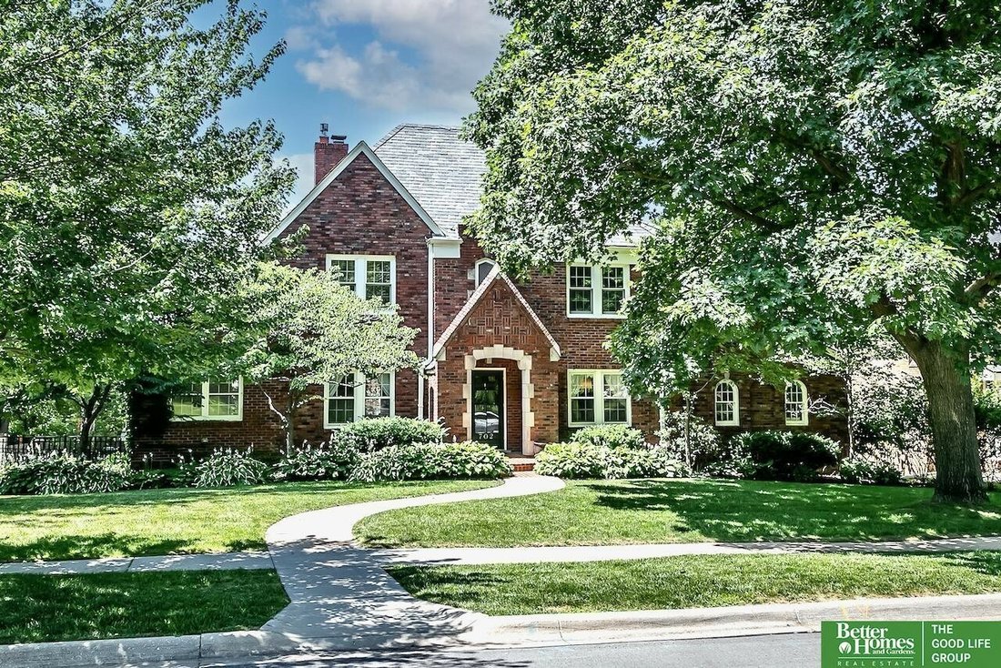4 Bedrooms Single Family Detached In Omaha, Nebraska, United States For