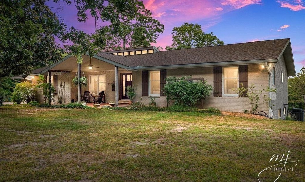 5 Bedrooms Single Family Detached In Mountain Home, Arkansas, United