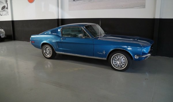 FORD MUSTANG Sportscar/Coupe 2drs (12102222)