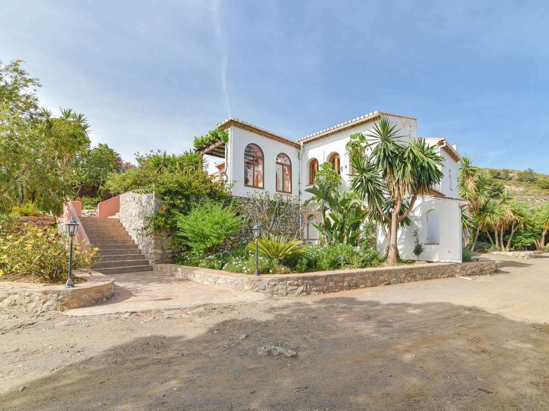 Almuñécar Villa In Almuñécar, Andalusia, Spain For Sale (12105596)