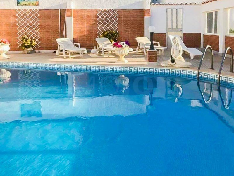 Villa With 5 Independent Houses With Swimming Pool In Sagres, Algarve