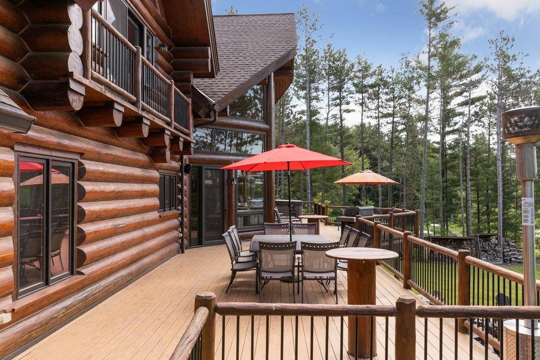 Stunning Lakefront Log Retreat In Comstock, Wisconsin, United States