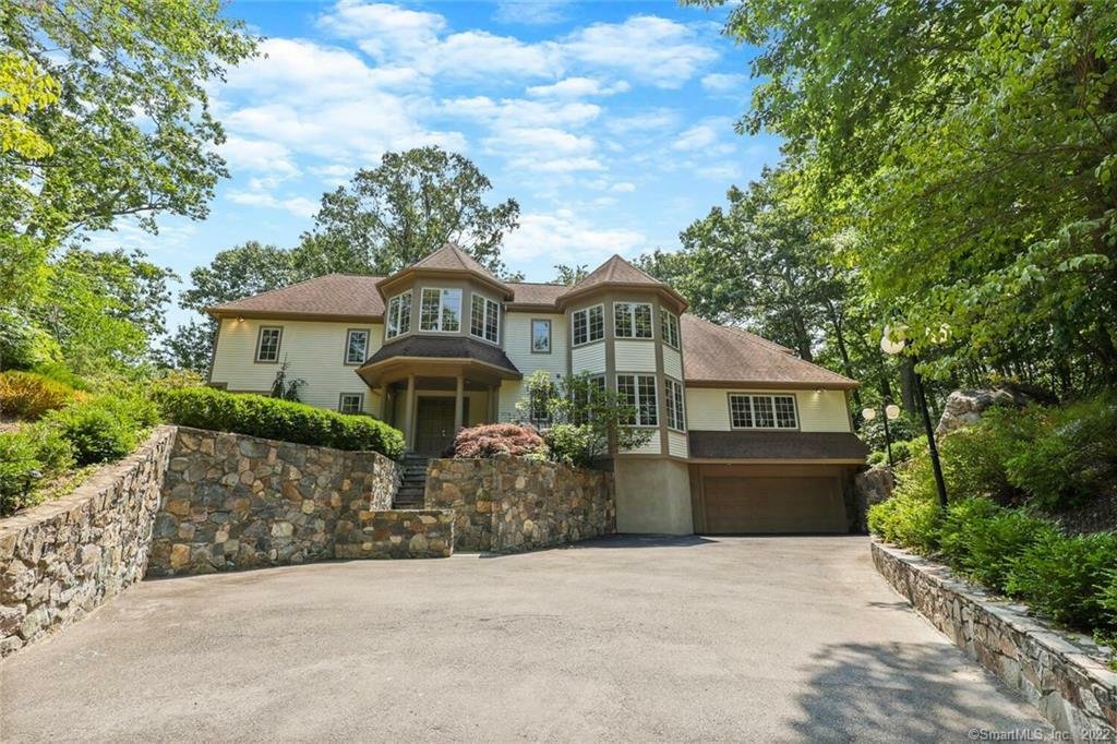 4 Bedrooms Single Family Detached In Stamford, Connecticut, United