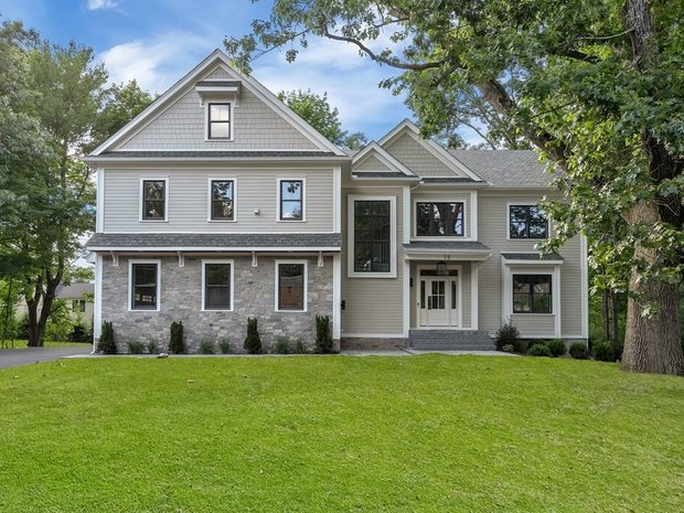 Lujo frente al lago casas en venta en Lexington, Massachusetts