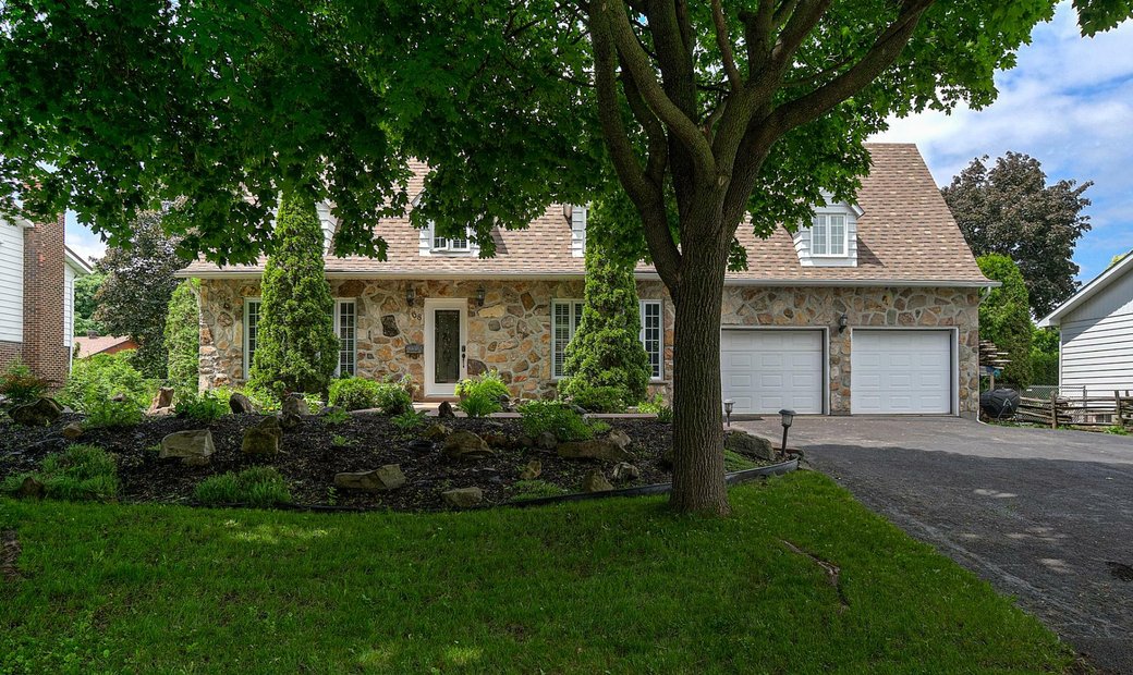 Candiac (Qc) En Candiac, Quebec, Canadá En Venta (12026204)