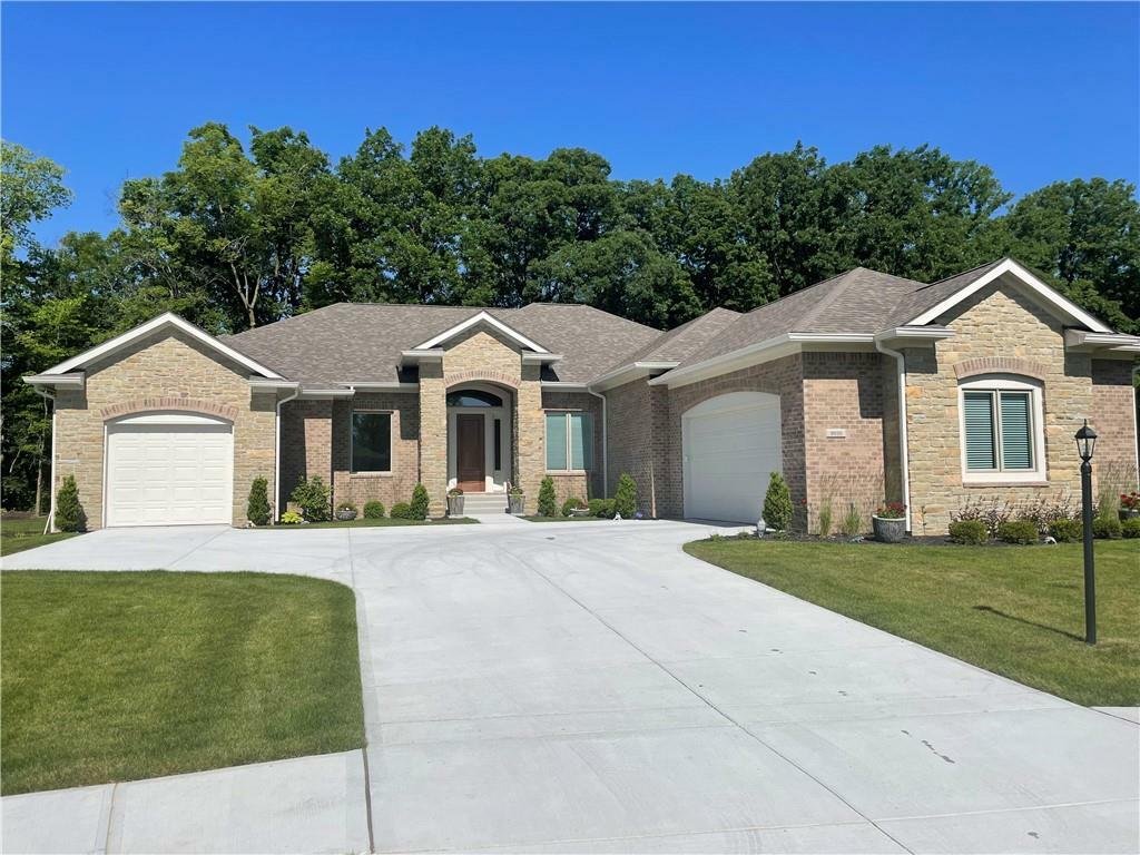 4 Bedrooms Single Family Detached In Carmel, Indiana, United States For