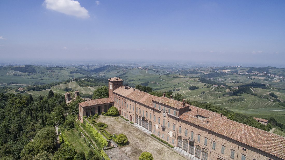 A Spectacular Property Carefully Conserved And With In Pavia, Lombardy
