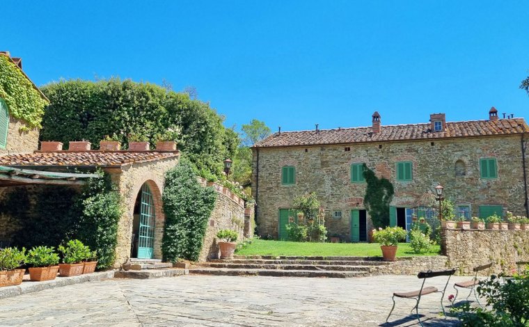 Luxury homes for sale in Arezzo Tuscany Italy JamesEdition