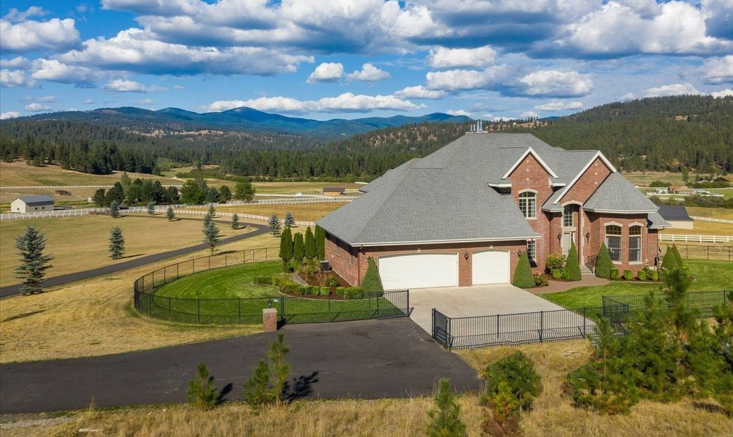 5 Bedrooms Single Family Detached In Mead, Washington, United States