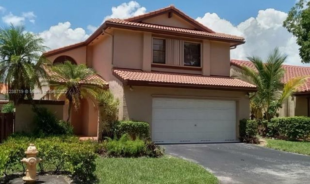 House Hialeah In Hialeah, Florida, United States For Sale (12111060)