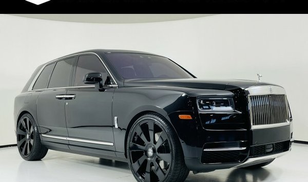 Rolls-Royce Cullinan (12096493)