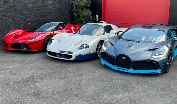 2021 Bugatti Divo (11783048)