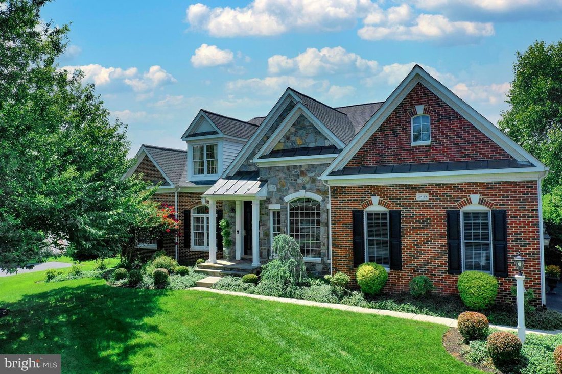 4 Bedrooms Single Family Detached In Aldie, Virginia, United States For