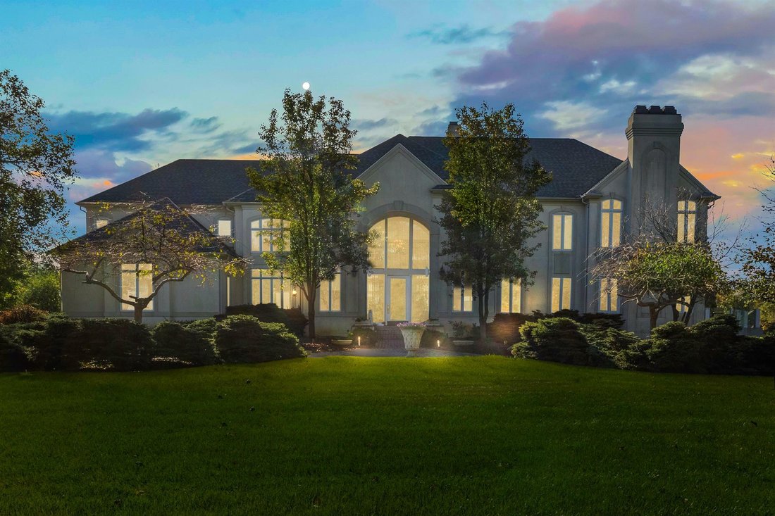 Updated Dream Home In 48371, Michigan, United States For Sale (12113647)