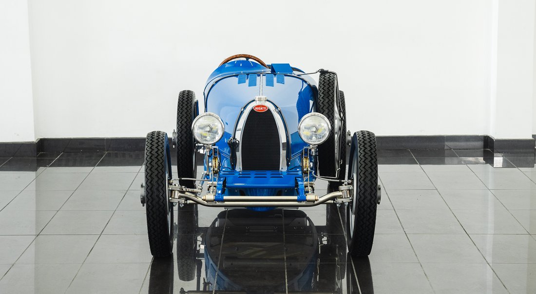 Race Car in Dubai, Dubai, United Arab Emirates 2 - 12114592